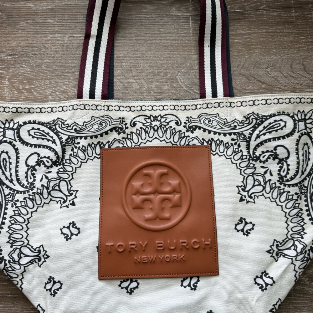 Tory Burch Gracie Printed Canvas Tote Bag.  Reversible.  New. - Picture 3 of 6